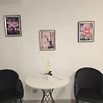 Larin ブカレスト