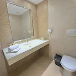 Larin * בוקרשט