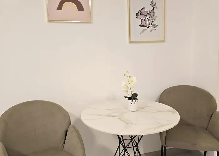Larin Apartment *