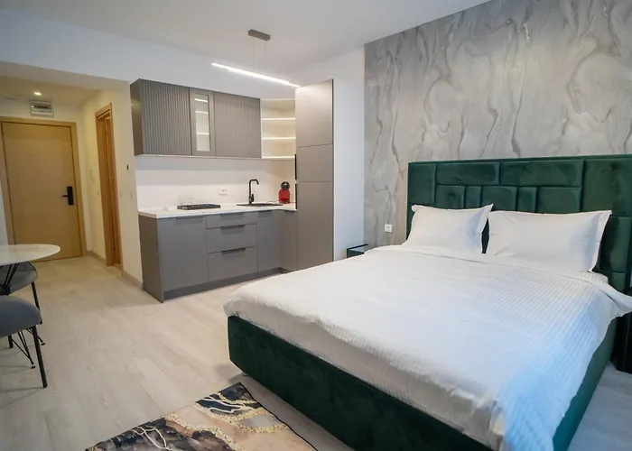 Апартаменти Larin *