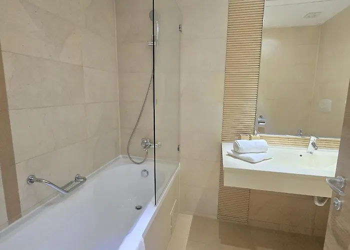 Larin * בוקרשט